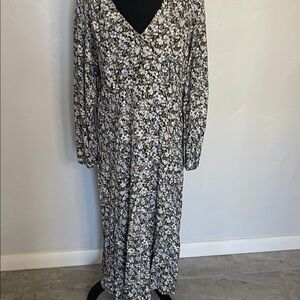 LEVI FLORAL DRESS NWT
